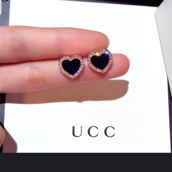 Jewelry - Stunning Rose Gold black sapphire heart studs